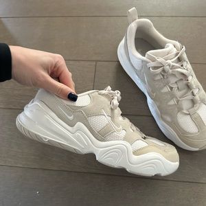 Nike Tech Hera Sneaker